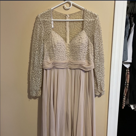 Custom made Woman’s fancy dress - Picture 2 of 3